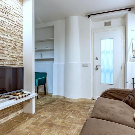 Lovely Apartment Ground Floor Colosseo Wi-Fi Ac Rom Exteriör bild
